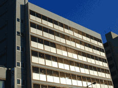 �L�`��2LDK�ŉw�����̕����I�V�e�B���W�f���X�X�e��