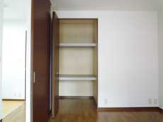 �V���[���]���h�D�[�f�B�A�X