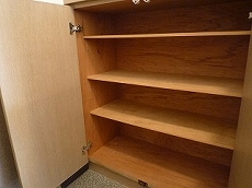 ���]�����i