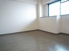 ���]�����i