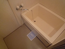 ���]�����i