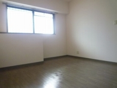 ���]�����i