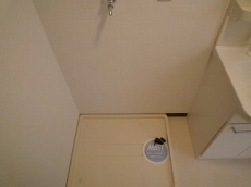 ���]�����i