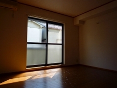 �A�X�g�A�T�q