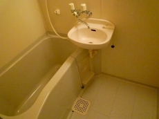 �A�X�g�A�T�q