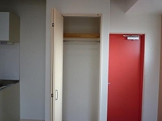 �C�u�j���O�e���X