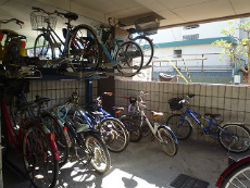 ���]�����i