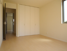 �V���[���]���V�_�m�X