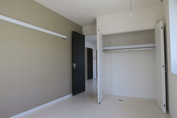 ���s�������{�� �ϐ��n�E�X �V���[���]��   ���r���O